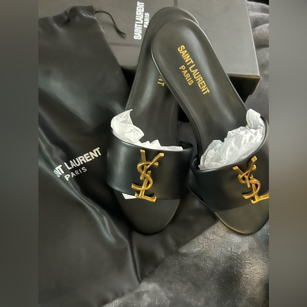 Black and gold sandals beautiful